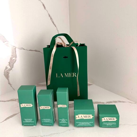 La Mer Travel Size Skincare Set - Picture 1 of 12